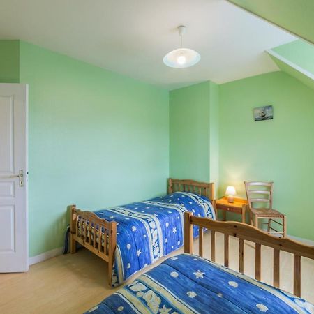 Maison Familiale Avec Jardin Et Terrasse A Сен-Каст-льо-Гилдо Екстериор снимка
