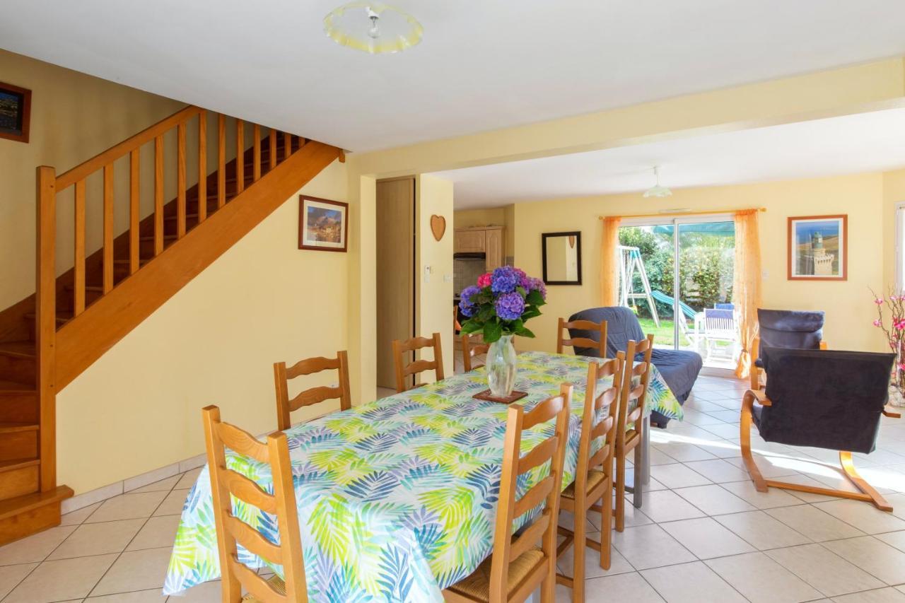 Maison Familiale Avec Jardin Et Terrasse A Сен-Каст-льо-Гилдо Екстериор снимка